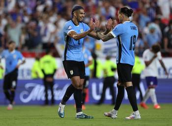 Ronald Araújo y Darwin Núñez, durante el partido contra Estados Unidos, en Kansas City, Misuri (archivo, julio de 2024). · Foto: Jamie Squire, Getty Images, AFP