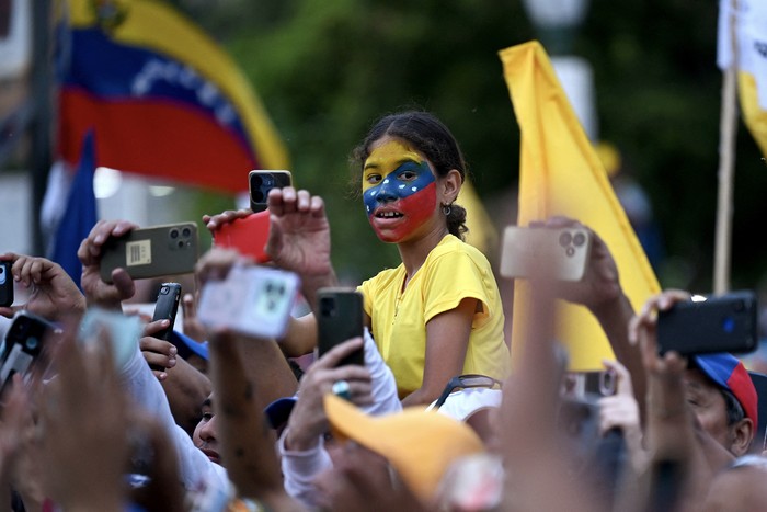 Manifestación de votantes de Edmundo González Urrutia, el 23 de julio, en Maracaibo, estado de Zulia, Venezuela. · Foto: Raúl Arboleda, AFP
