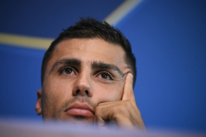 Rodri, de Manchester City, durante una conferencia de prensa, el 17 de setiembre, en Manchester. · Foto: Oli Scarff, AFP