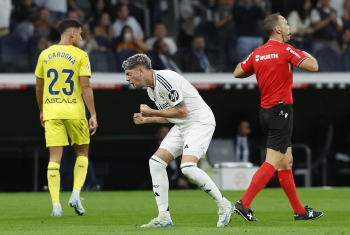 Federico Valverde, de Real Madrid, en el estadio Santiago Bernabéu de Madrid, el 5 de octubre. · Foto: Óscar del Pozo, AFP