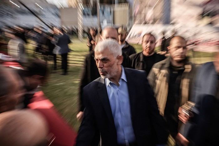 Yahya Sinwar, jefe del movimiento islamista palestino Hamas, en la Franja de Gaza, en una manifestación por el Día de Al-Quds (archivo, 2023). Foto: Mohammed Abed, AFP