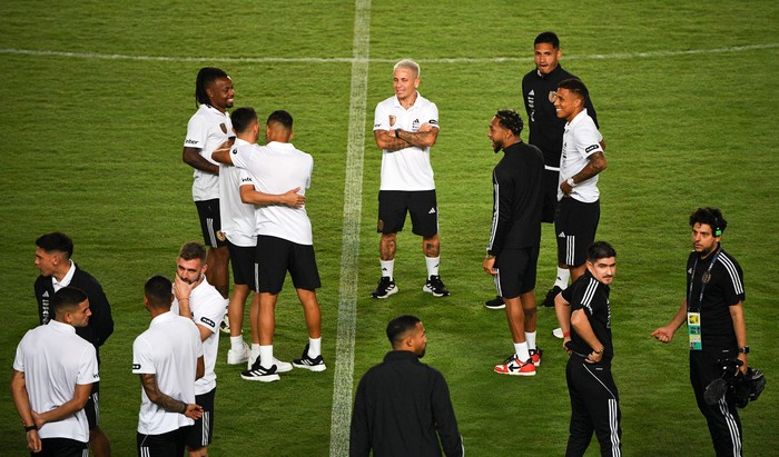 Los jugadores de Venezuela en el estadio Monumental en Maturín, estado de Monagas, Venezuela, en la previa al encuentro ante Brasil. · Foto: Federico Parra, AFP