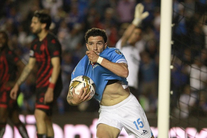 Ignacio Rivero, de Cruz Azul, festeja su gol ante Tijuana, el 30 de noviembre en la Ciudad de los Deportes en Ciudad de México. Foto: Víctor Cruz, AFP