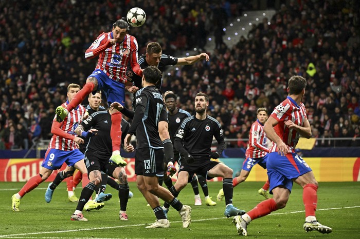 José María Giménez, durante el partido de la UEFA Champions League entre Atlético de Madrid y el Slovan Bratislava en el estadio Metropolitano de Madrid. · Foto: Javier Soriano, AFP