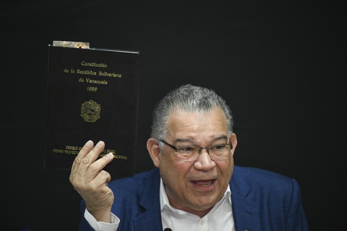 El ex candidato presidencial venezolano Enrique Márquez durante una conferencia de prensa en Caracas, el 12 de septiembre de 2024. · Foto: Federico Parra, AFP