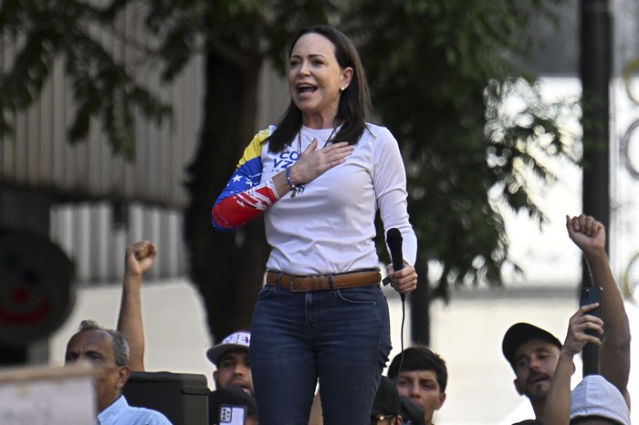 María Corina Machado durante una protesta convocada por la oposición en el día previo a la investidura presidencial , en Caracas. · Foto: Juan Barreto, AFP