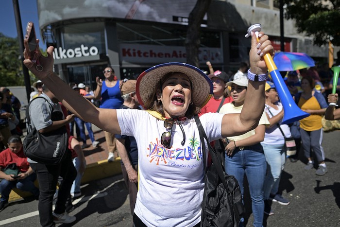 Protesta convocada por la oposición en vísperas de la investidura presidencial, el 9 de enero, en Caracas. · Foto: Juan Barreto, AFP