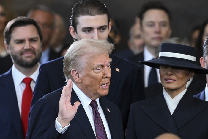 Donald Trump jura como el 47º presidente de Estados Unidos en la Rotonda del Capitolio de Estados Unidos en Washington. · Foto: Saul Loeb, POOL, AFP