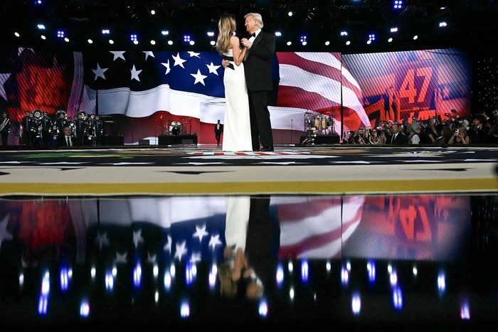 Donald Trump y Melania Trump, durante el baile inaugural de Liberty, el 20 de enero, en el Centro de Convenciones Walter E. Washington, en Washington. Foto: Jim Watson, AFP.