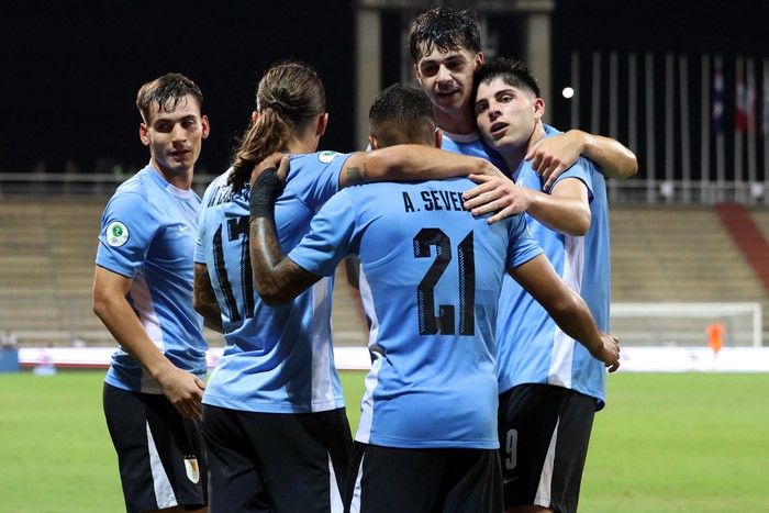 Uruguay y Paraguay en el estadio Metropolitano de Lara, en Cabudare, estado de Lara, Venezuela. · Foto: Edilzon Gamez, AFP