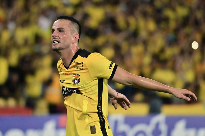 Octavio Rivero, de Barcelona, el 26 de febrero, tras marcar un gol a El Nacional de Ecuador, en el estadio Monumental Banco Pichincha en Guayaquil, Ecuador. Foto: Marcos Pin, AFP.