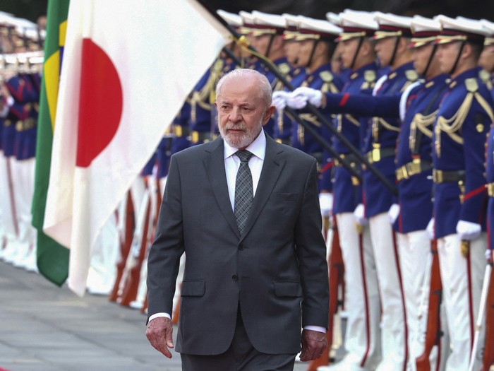 El presidente de Brasil, Luiz Inácio Lula da Silva, durante una visita oficial a Japón, en el Palacio Imperial de Tokio. el 25 de marzo de 2025. · Foto: Yoshikazu Tsuno, Pool, AFP