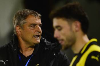 Diego Aguirre, durante el partido ante San Antonio Bulo Bulo, el 6 de mayo, en el estadio Félix Capriles en Cochabamba, Bolivia. · Foto: Fernando Cartagena, AFP