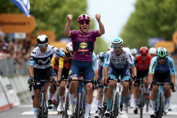Mads Pedersen, de Lidl-Trek , ganó la tercera etapa de la edición 108 del Giro de Italia. · Foto: Luca Bettini, AFP