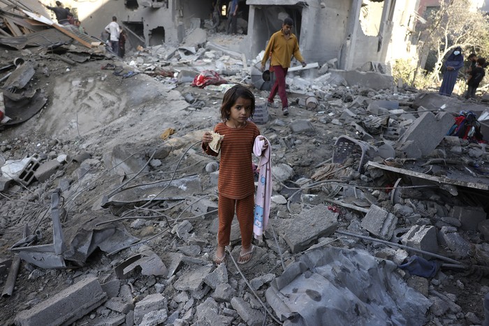 Luego de un ataque nocturno israelí, el 30 de mayo, en Jabalia, en el centro de la Franja de Gaza. · Foto: Bashar Taleb, AFP