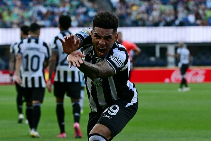 Igor Jesus, de Botafogo, celebra su gol ante el Seattle Sounders, el 15 de junio, durante el Mundial de Clubes, en el estadio Lumen Field de Seattle. · Foto: Pablo Porciúncula, AFP