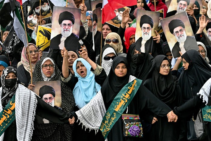 Musulmanes chiítas, el 22 de junio, durante una protesta en Karachi, Pakistán. Foto: Asif Hassan, AFP.
