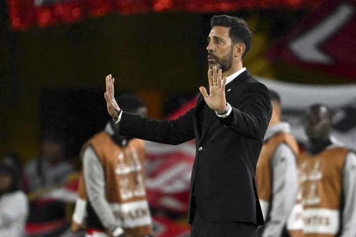 Jorge Bava, durante el partido de ida de la final entre Independiente Santa Fe e Independiente Medellín en el estadio Nemesio Camacho El Campín en Bogotá el 24. · Foto: Luis Acosta, AFP