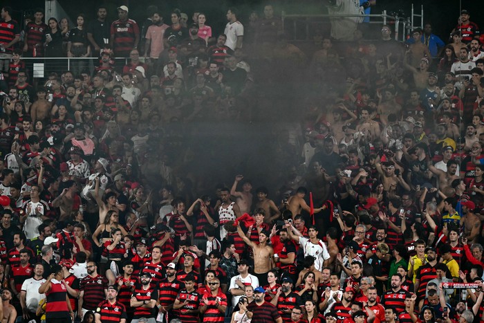 Hinchas del Flamengo, el 24 de junio, durante el partido ante Los Angeles, en el estadio Camping World de Orlando. · Foto: Patricia de Melo Moreira, AFP