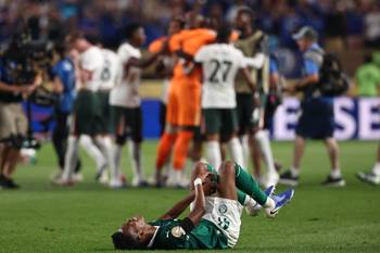 Estevão, delantero de Palmeiras, al cierre del partido tras la derrota ante Chelsea, el viernes 4 de julio, en el Lincoln Financial Field Stadium en Filadelfia. · Foto: Franck Fife,  AFP