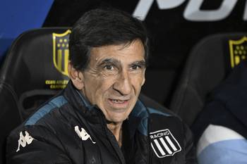 Gustavo Costas en el estadio Campeón del Siglo, el 12 de setiembre. · Foto: Eitan Abramovich, AFP