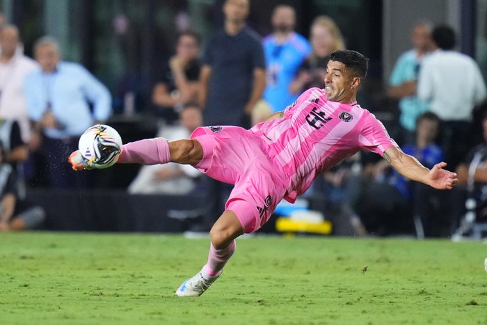 Luis Suárez, del Inter Miami, durante el partido ante Tigres, el 20 de agosto, en el Chase Stadium en Florida. Foto: Rich Storry, Getty Images, AFP.