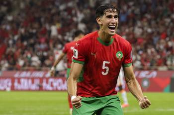 Nayef Aguerd, de Marruecos, celebra su gol ante Níger, el 5 de setiembre, en el Complejo Deportivo Príncipe Moulay Abdellah en Rabat. · Foto: Abdel Majid Bziquat, AFP