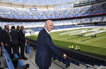 El presidente de la FIFA, Gianni Infantino, durante una recorrida por el Gran Estadio de Tánger. Foto: Federación Real Marroquí de Fútbol, AFP