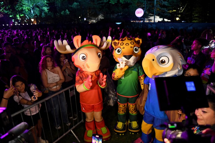 Maple, Zayu y Clutch en el Global Citizen Festival 2025, el 27 de setiembre, en Central Park, en Nueva York. Foto: Noam Galai, Getty Images, AFP.