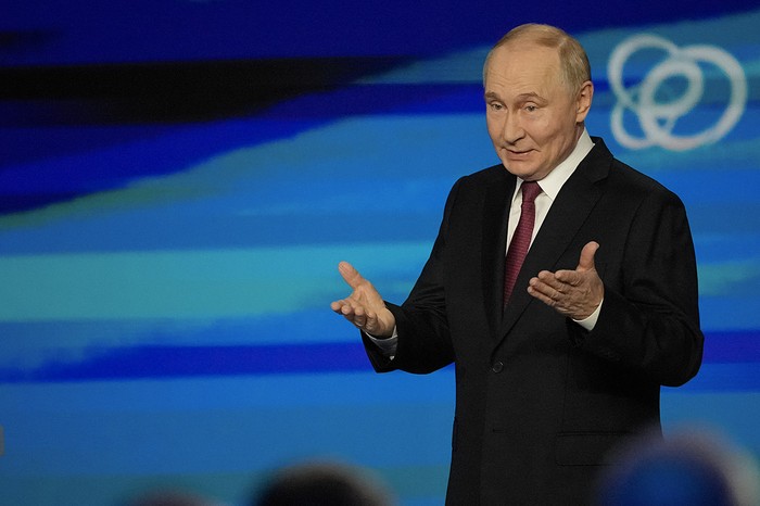 Vladimir Putin durante la Semana de la Energía de Rusia, en Moscú. · Foto: Alexander Zemlianichenko, pool, AFP