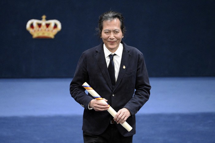Byung-Chul Han, recibe el Premio Princesa de Asturias de Comunicación y Humanidades, el 24 de octubre, en Oviedo. Foto: Miguel Riopa, AFP.