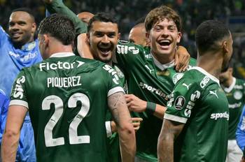 Los jugadores de Palmeiras festejan el triunfo ante Liga de Quito, el 30 de octubre, en el estadio Allianz Parque en San Pablo. · Foto: Nelson Almeida, AFP