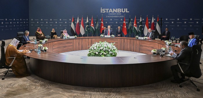 Ministros de Asuntos Exteriores de países musulmanes, el 3 de octubre, en Estambul. · Foto: Ozan Kose, AFP