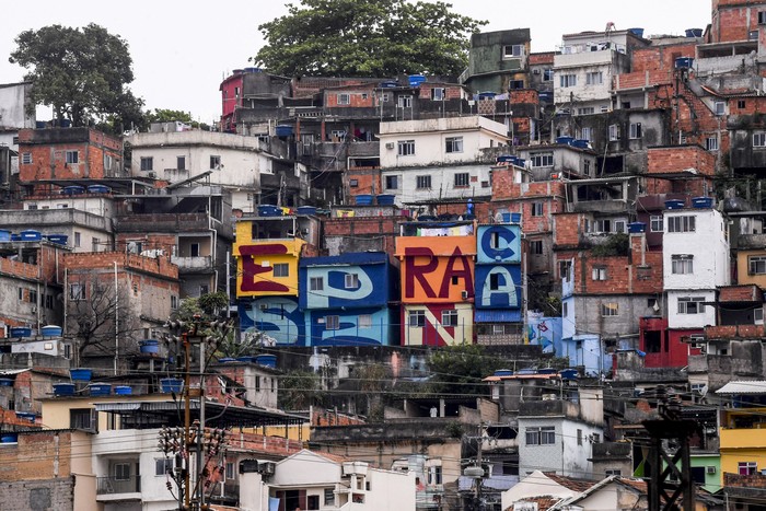 Favela da Providencia donde se lee la inscripción "Esperanza", el 5 de noviembre, en Río de Janeiro, Brasil. · Foto: AFP
