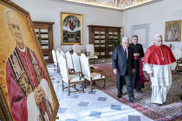 El Papa León XIV y el presidente palestino Mahmud Abbas, el 6 de noviembre, en el Vaticano. foto: afp · Foto: AFP
