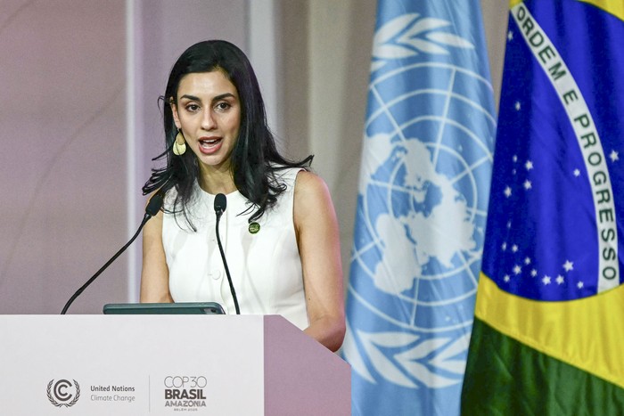 María Fernanda Souza, durante la sesión plenaria de la Conferencia de las Naciones Unidas sobre el Cambio Climático, el 18 de noviembre, en Belém do Pará, Brasil. · Foto: Pablo Porciúncula, AFP