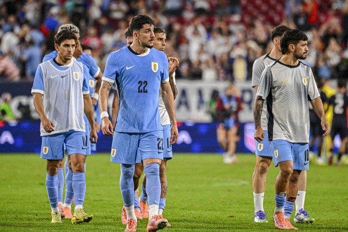 Jugadores de Uruguay, previo al partido con Estados Unidos, el 18 de noviembre, en Tampa, Florida. · Foto: Miguel Rodriguez Carrillo, AFP
