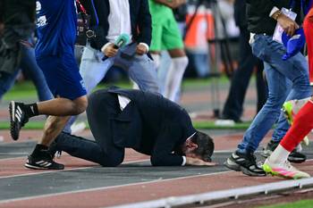 Thomas Christiansen, DT de Panamá, luego de ganar el partido por la Concacaf ante El Salvador, el 18 de noviembre, en el estadio Rommel Fernández, en Ciudad de Panamá. · Foto: Martín Bernetti, AFP