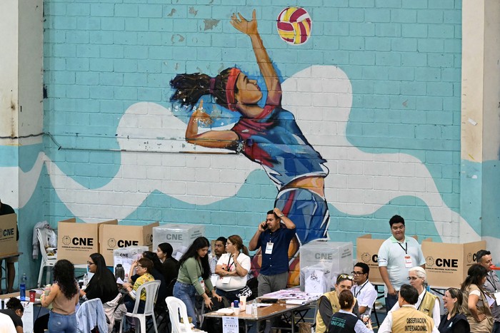 Votación durante las elecciones generales de Honduras, el 30 de noviembre, en la Villa Olímpica de Tegucigalpa. · Foto: Marvin Recinos / AFP