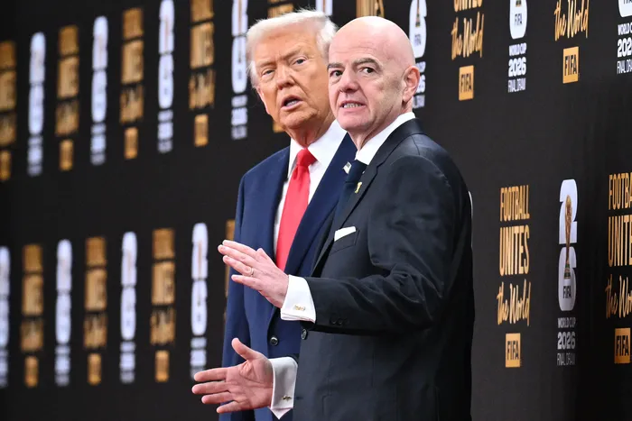 Donald Trump y el presidente de la FIFA, Gianni Infantino, el 5 de diciembre de 2025. · Foto: Roberto Schmidt, AFP