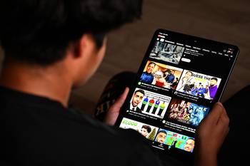 Foto principal del artículo 'Comenzó a regir en Australia la prohibición del uso de redes sociales a menores de 16 años' · Foto: Saeed Khan, AFP