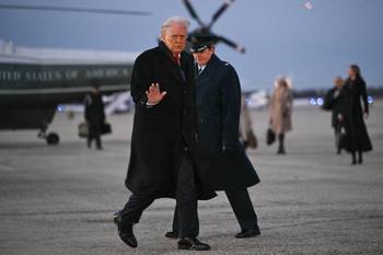 Donald Trump,  en la Base Conjunta Andrews, Maryland, el 9 de diciembre, camino a pronunciar un discurso en Pensilvania. · Foto: Andrew Caballero-Reynolds, AFP
