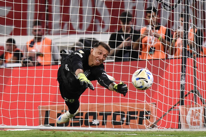 Fernando Muslera, el 13 de diciembre, en Santiago del Estero. · Foto: Luis Robayo, AFP