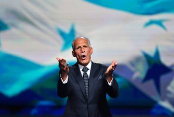 Nasry Asfura durante la presentación de su plan de gobierno, el 11 de noviembre, en Tegucigalpa. · Foto: Orlando Sierra, AFP