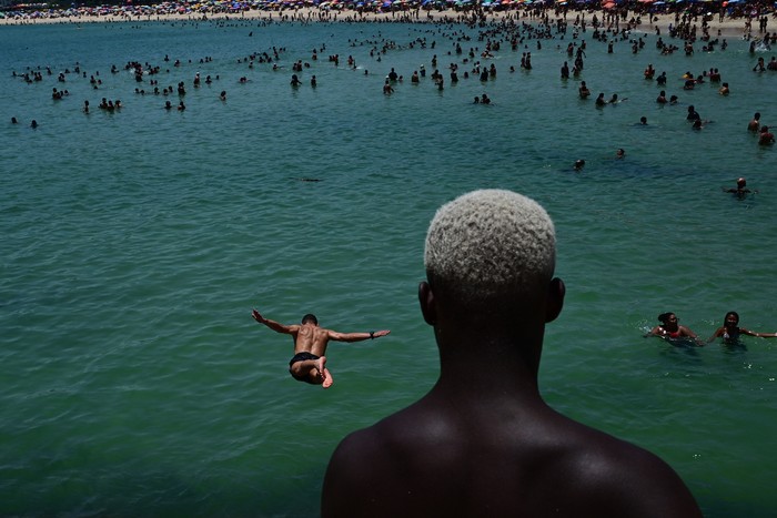 Playa de Recreio dos Bandeirantes, el 27 de diciembre, en Río de Janeiro. Foto: Tercio Teixeira / AFP