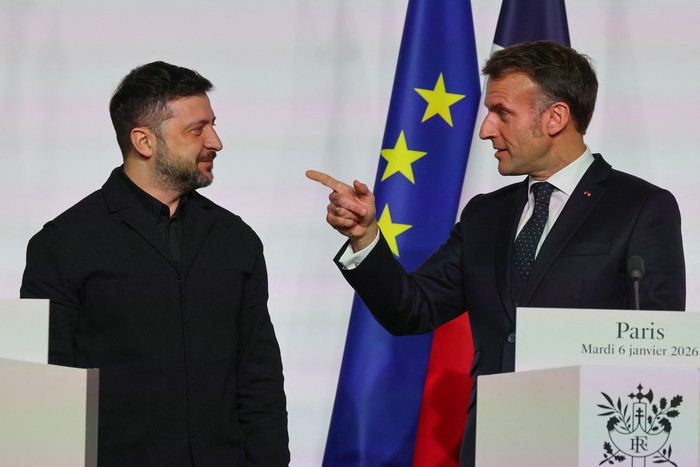Volodymyr Zelensky y Emmanuel Macron, el 6 de enero, en París. Foto: Ludovic Marin / AFP