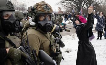 Protestas luego del asesinato Renee Nicole Good, perpetrado por agentes del Servicio de Inmigración y Control de Aduanas, ayer, en Minneapolis, Minnesota. Foto: Scott Olson / Getty Images / AFP
