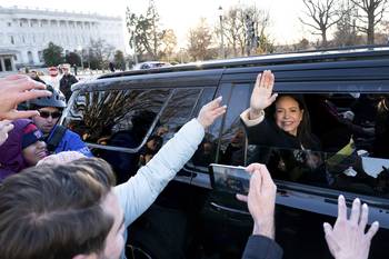 María Corina Machado, al salir del Capitolio de Estados Unidos tras reunirse con senadores estadounidenses. · Foto: Saul Loeb, AFP