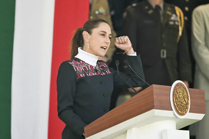 Claudia Sheinbaum, durante la celebración del Día de la Banderal, 24 de febrero, en la Ciudad de Méxicode. · Foto: Yuri Cortez, AFP