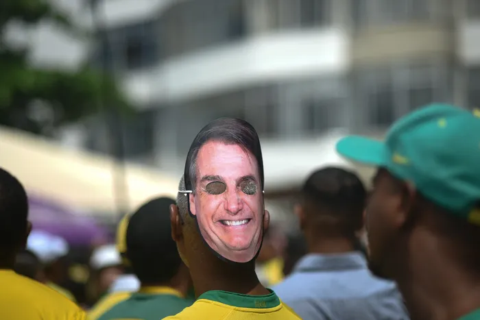Movilización en apoyo al expresidente brasileño Jair Bolsonaro, en Copacabana, Río de Janeiro, Brasil, el 1 de marzo de 2026. · Foto: Fabio Teixeira / AFP